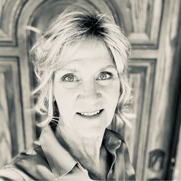 Meet your Posher, Diane Therese - Picture 11 of 11